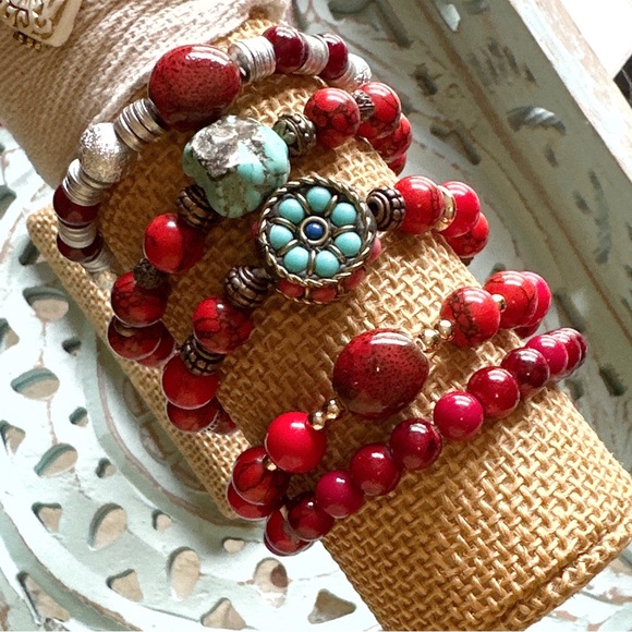 Red mountain turquoise beaded bracelet//fortune and success healing crystal - Picture 2 of 6